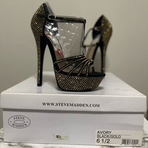 Brand New Steve Madden back and gold heels size 6.5